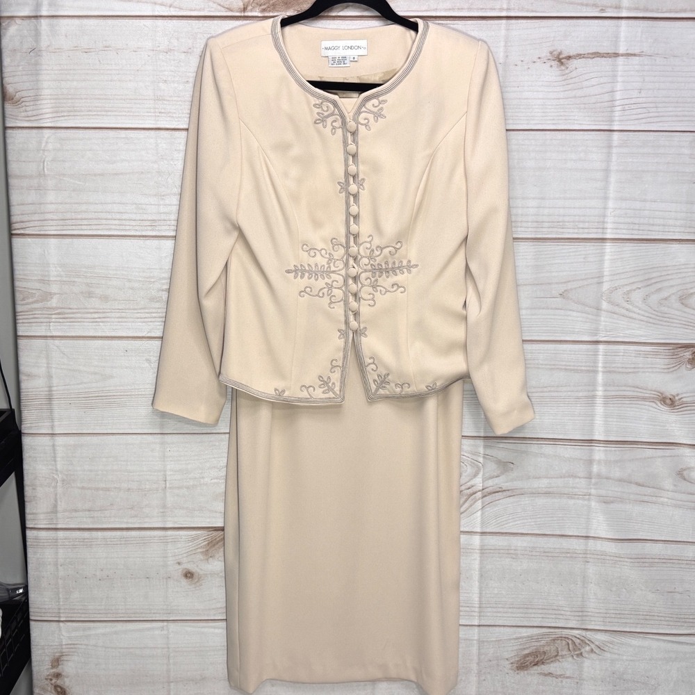 Maggy London Cream Beige Skirt Suit Set Embroidered Jacket Size 8 Formal Wedding